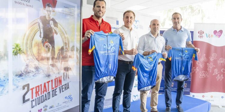 La segunda edición del triatlón 'Ciudad de Vera', en Almería, se celebra el próximo domingo