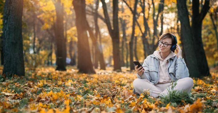 Las 21 mejores canciones para mimetizarse con el otoño | Música