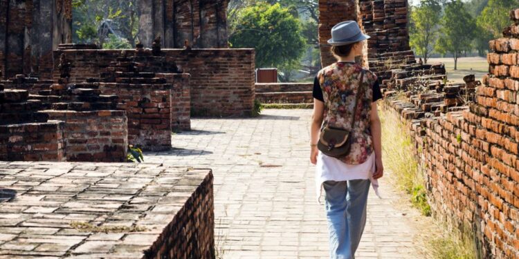 Los mejores destinos para viajar solo — idealista/news