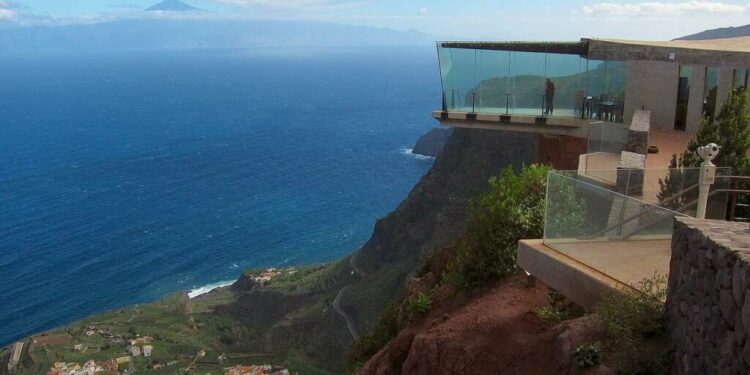 Los mejores miradores de La Gomera para caminar por el cielo