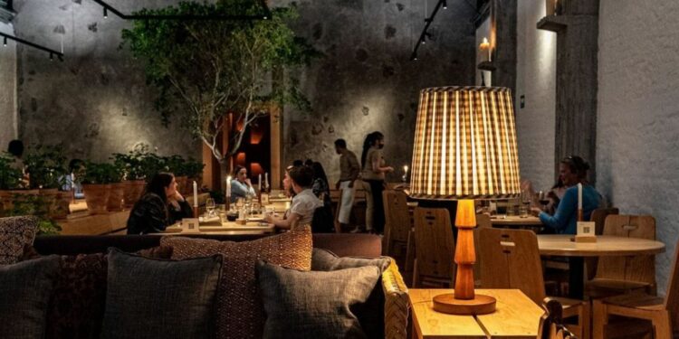 Los restaurantes de la CDMX a los que adoran ir los famosos (Dua Lipa, Rosalía y más)