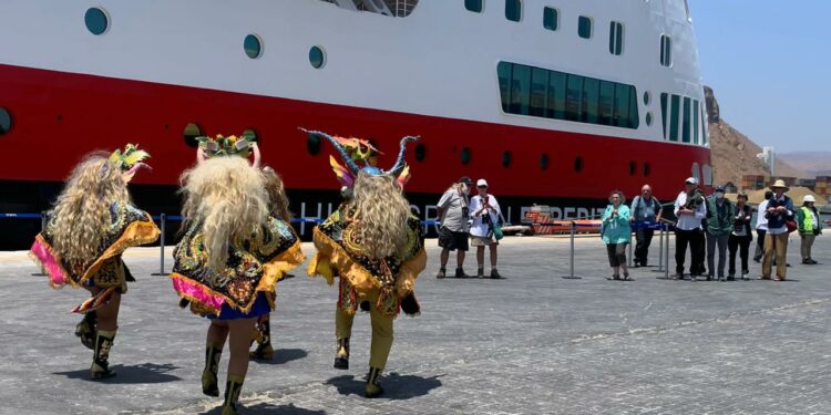 MS Fram inaugura temporada de cruceros 2022-2023 del Puerto de Arica