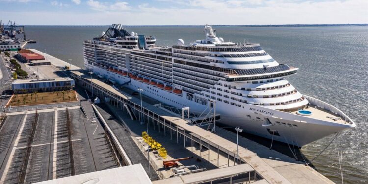 MSC Cruceros ofrecerá cruceros con vuelos directos desde València en 2023