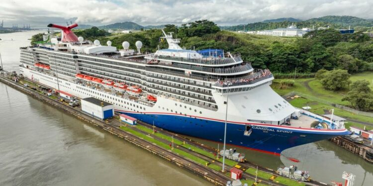Más de 200 tránsitos espera el Canal de Panamá en este inicio de temporada de cruceros 2022-2023