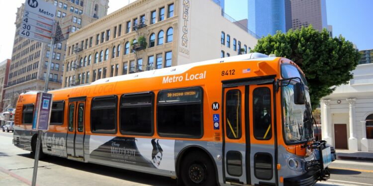 Metro ofrece viajes gratis por el Día del Aire Limpio – Telemundo 52