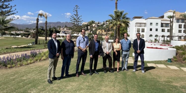 La presentación ha tenido lugar en el Hotel La Zambra este mediodía. Jacobo Perea.