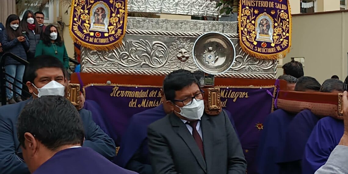 Ministro de Salud autoriza viajes y cambia dirección en el Minsa pese a haber sido “destituido” por el presidente Castillo