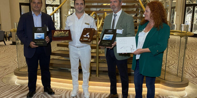 Motril acoge el atraque de dos cruceros de lujo