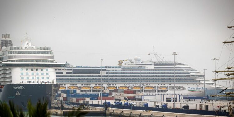 Ocho cruceros y 23.000 pasajeros llegaron al puerto de Cádiz en dos días
