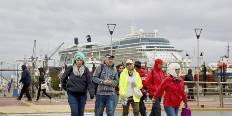 Pasajeros de los cruceros podrán desembarcar y circular libremente