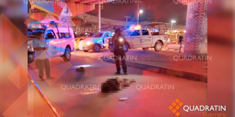 Persiguen y matan a hombre en el crucero de El Cayaco en Acapulco
