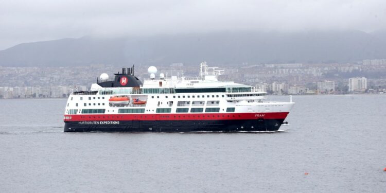 (Postales) Arriba primer crucero de la temporada con brote de Covid controlado entre pasajeros