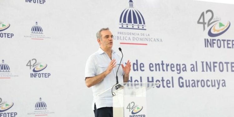 Presidente Luis Abinader dispuso hoy hotel Guarocuya sea escuela turística y tecnológica