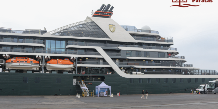 Puerto de Paracas recibe al Seabourn Venture