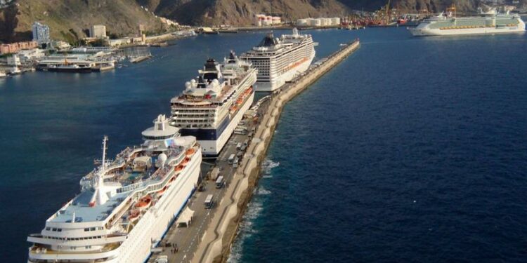 Puertos de Tenerife rebosa cruceros en noviembre