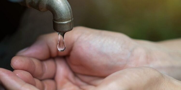 Rotura de matriz en calle Crucero causó corte de agua en 500 clientes de Puerto Montt