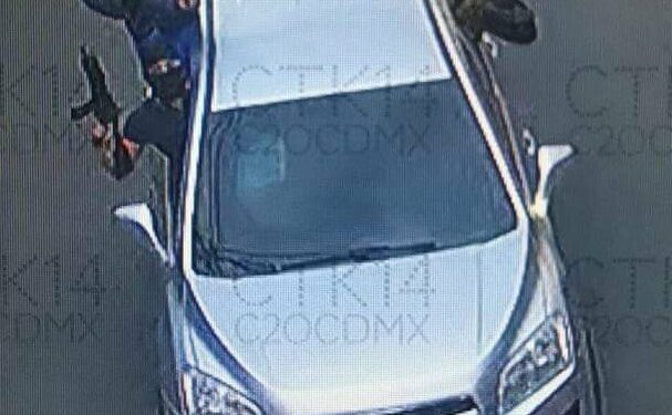 Sujetos armados se pasean en San Antonio Tecómitl
