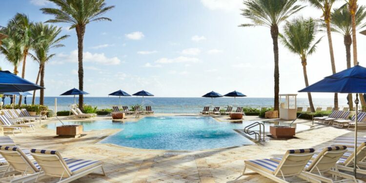 Te ayudamos a planear tus próximas vacaciones en The Palm Beaches, lo más TOP para ti - eau-palm-beach-resort-spa-tranquility-pool-edited