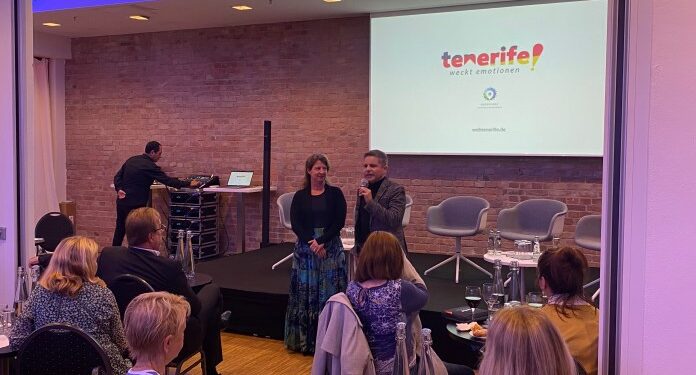 Tenerife ilumina Berlín con una original promoción apoyada en los protagonistas de la serie Balko