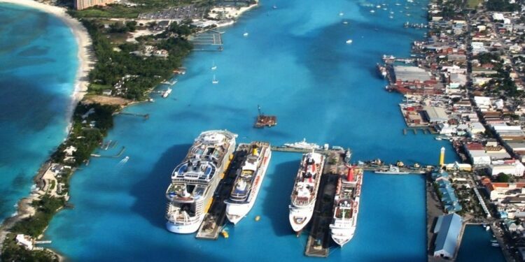 Terminal de Cruceros de Nassau recibe cinco barcos extra por paso de huracanes