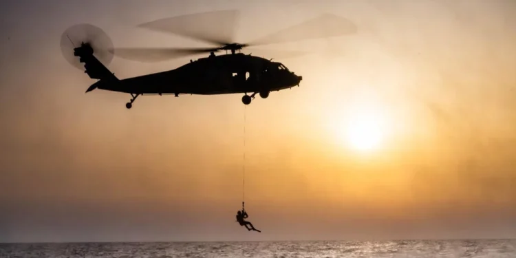 Unidad élite de la IAF rescata a estadounidense que sufrió un infarto en un crucero