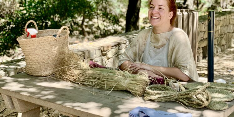 Vanessa Florido, en un curso de esparto.