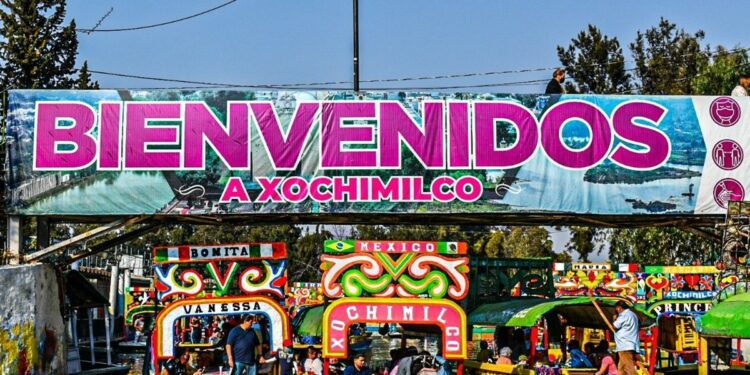 Viaje en trajinera en Xochimilco: nueva tarifa
