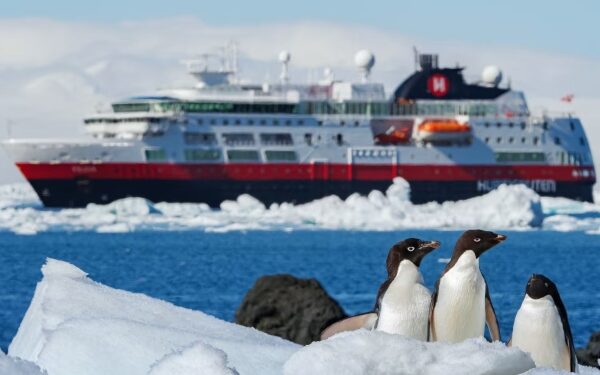 Viajes desde Santiago no se incluyen en relajo de protocolos Covid 19 de Hurtigruten Expeditions