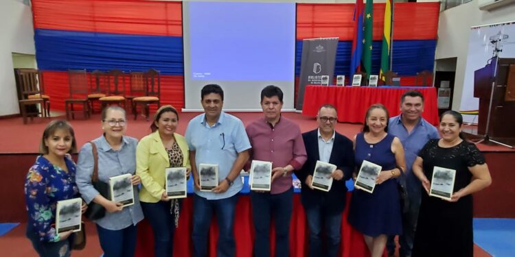 Vicepresidencia presentó libro “Antología de diarios de viajes y expediciones”