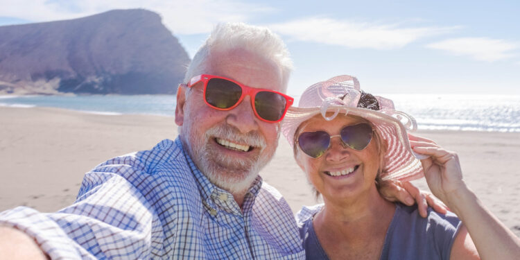 Dos jubilados en un viaje del Imserso.