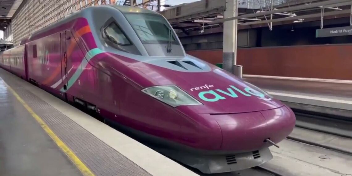 Renfe arranca Avlo al 100% de capacidad y con refuerzos ante la alta demanda