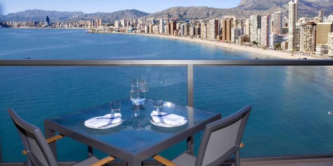 Benidorm registra un 86% de ocupación media durante la primera quincena de septiembre, un 5% menos que en 2019
