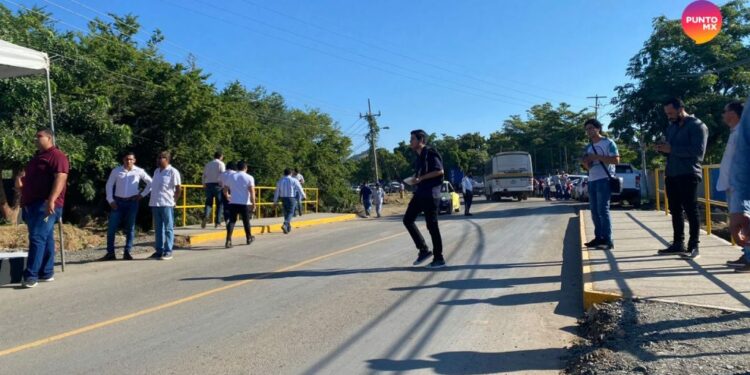 ¡Está listo! Inauguran remodelación del puente de la UPSIN