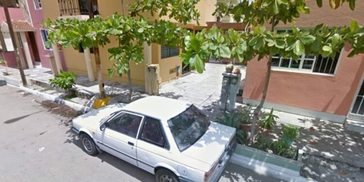 ¿Acostumbras estacionarte sin permiso frente a cocheras? No te lo aconsejamos