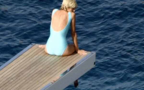 elizabeth-debicki-mallorca