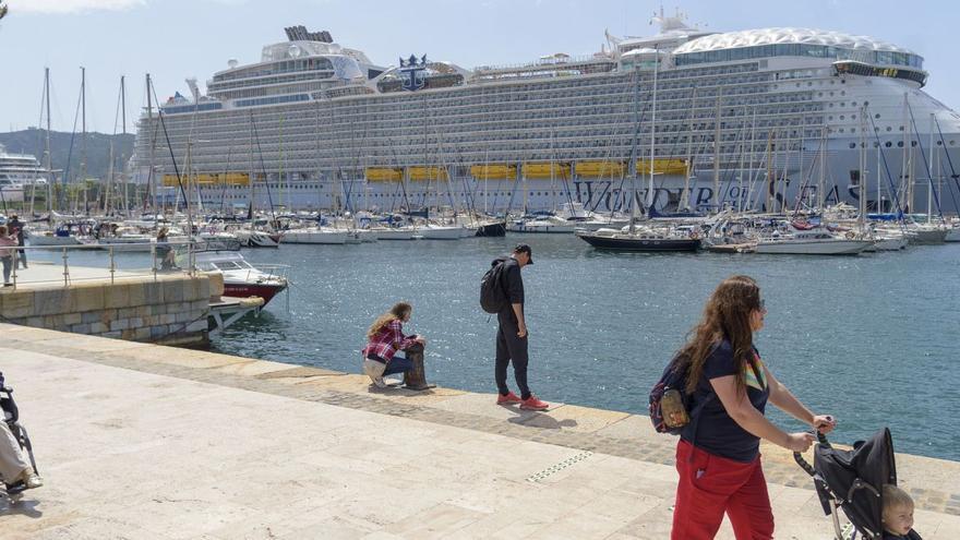 Mil cruceristas al día en el mes de mayo