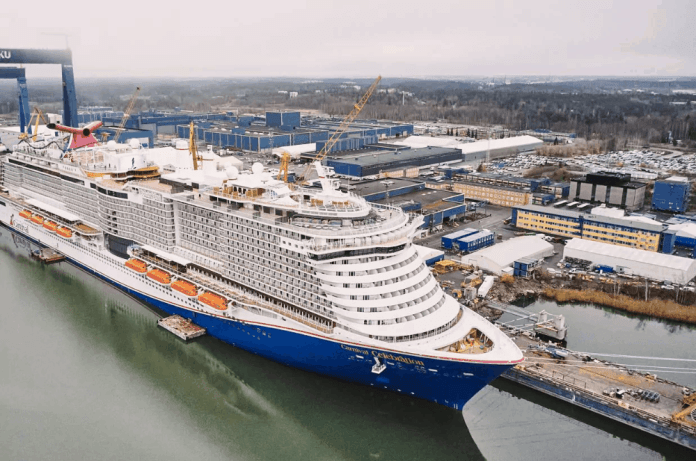 Carnival Cruise Line da la bienvenida a su flota al crucero Carnival Celebration en Turku