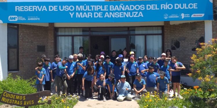 Estudiantes de escuelas municipales ahora pueden hacer viajes educativos al interior de Córdoba > Municipalidad de Córdoba