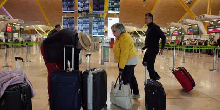 España prorroga hasta el 15 de diciembre la restricción de viajes no esenciales a terceros países