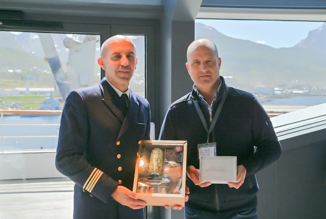 El crucero antártico “Le Commandant Charcot” llegó por primera vez a Ushuaia