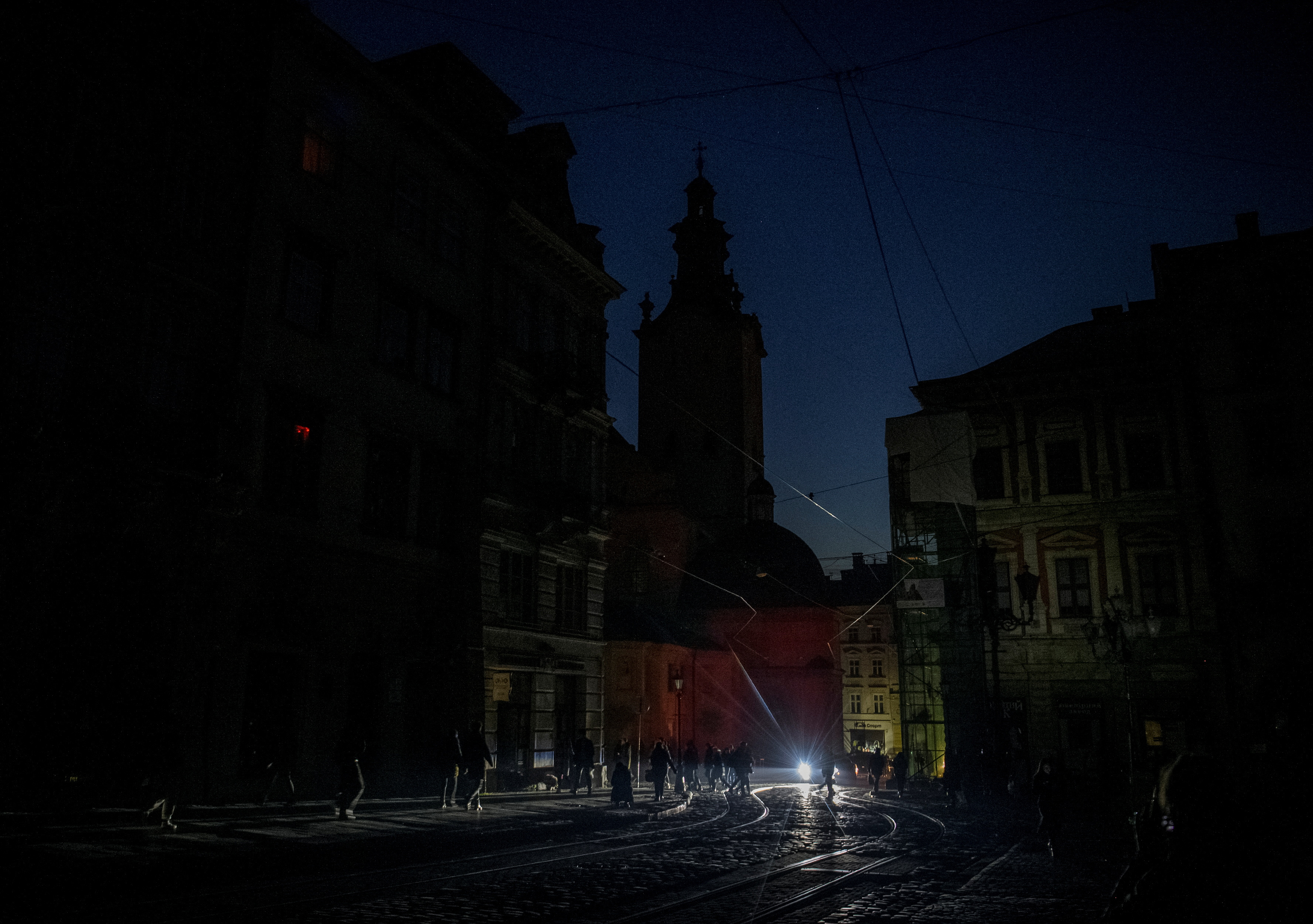 El incidente de este jueves se produce tras una ofensiva masiva rusa el martes, su mayor ataque hasta la fecha contra la infraestructura energética ucraniana. Uno de los proyectiles alcanzó a la vecina Polonia. (REUTERS)