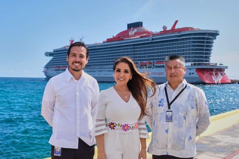 Reciben en Mahahual por primera ocasión al crucero Valiant Lady 