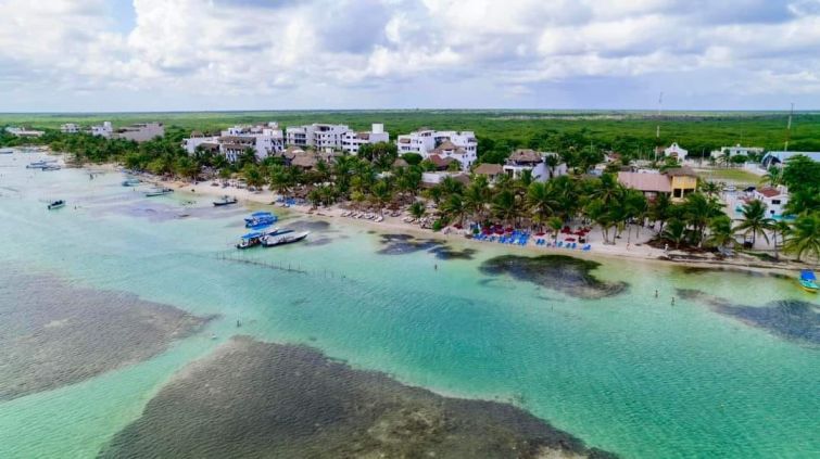 Reciben en Mahahual por primera ocasión al crucero Valiant Lady 