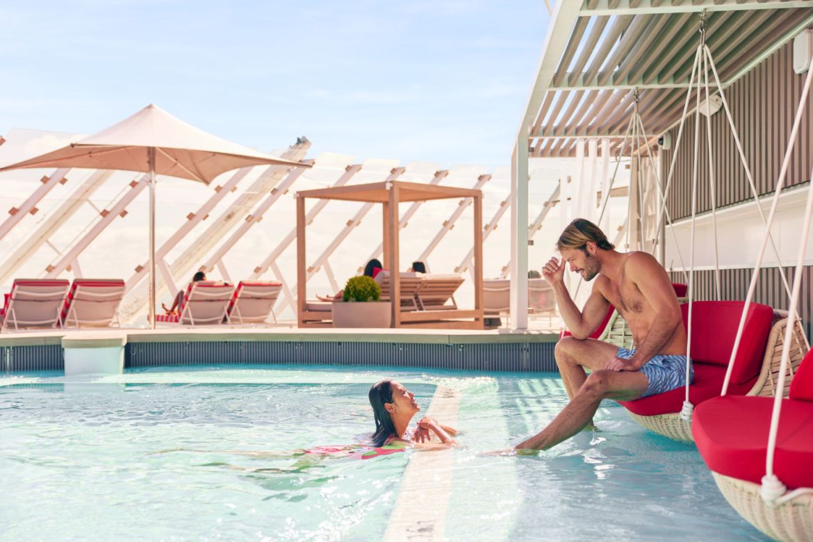 Celebrity Beyond demuestra una nueva manera de viajar en crucero - copy-of-cel-by-lifestyle-retreat-sundeck-2