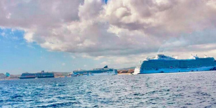 4 cruceros dan una vista diferente a la bahía sanluqueña - El Sudcaliforniano