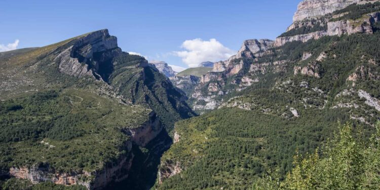 Aragón mima al turista francés con el Pirineo como punto de unión