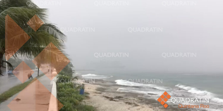Arriban 5 cruceros a Cozumel con todo y lluvia