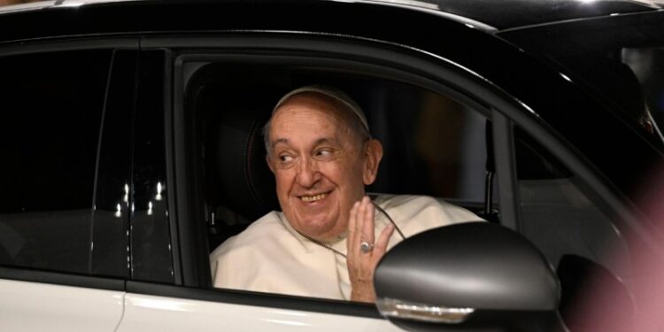 Así fue el primer día del viaje del Papa a Baréin - ZENIT