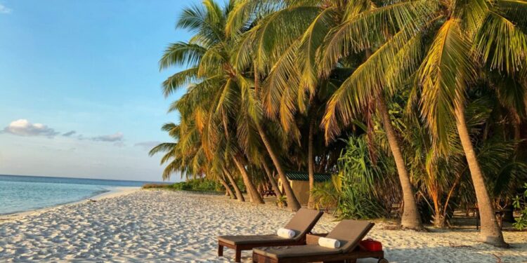 Buddymoon: ¿prefiere viajar en pareja o con amigos?