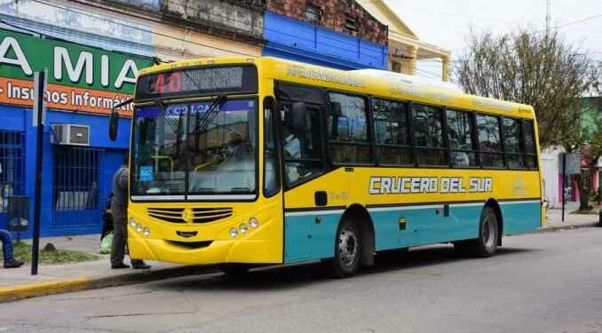 Cansados de las demoras, formoseños piden que Crucero del Sur ponga más móviles en la calle